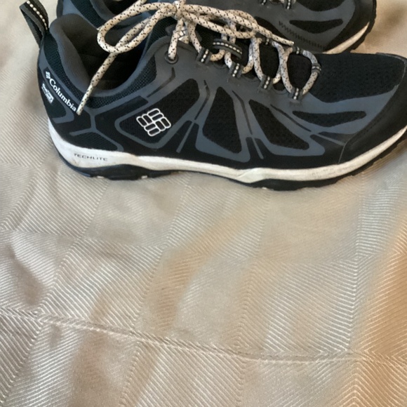 Columbia Omni Grip Waterproof Women’s Hiking Shoe. Size: 9 - Picture 2 of 4